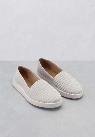 حذاء جريندا فلات نسائي أبيض