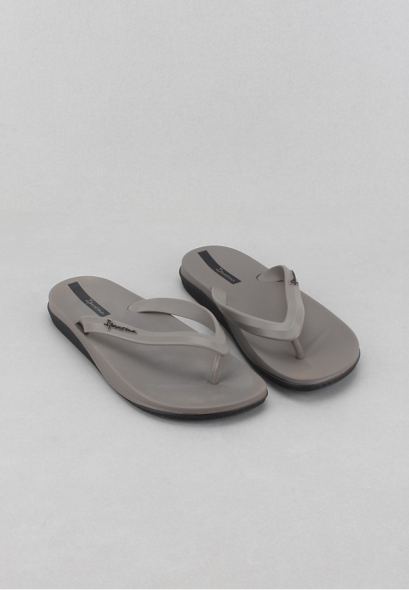 Slipper Ipanema Sandal Shoe Flip-flops, sandal, brown, fashion, lipstick  png | PNGWing