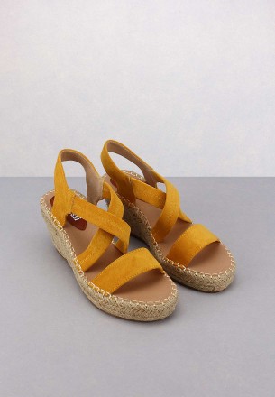 Lararossi Women's Sandals Yellow
