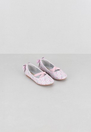 حذاء ميران مسطح للبنات باللون الوردي الفاتح