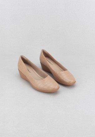 Piccadilly Women Slip Ons and Loafers Light Brown