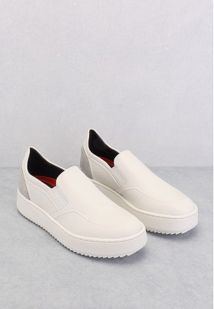 حذاء روكبورت سهل الإرتداء نسائي أبيض